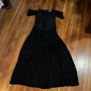 Beautiful Vintage Black Dress